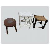 3 SMALL STOOLS AS A LOT