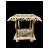 ANTIQUE RETICULATED BRASS STANDING TRIVETTE