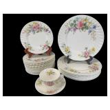 25 PIECES ROYAL DOULTON ARCADIA CHINA