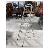 ALUMINUM 4 FT LADDER