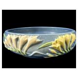 ROSEVILLE POTTERY ROUND FREESIA 2 HANDLE BOWL