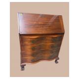 MADDOX MAHOGANY CHIPPENDALE DESK