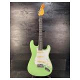 FENDER DELUXE SERIES  STRATOCASTER GUITAR