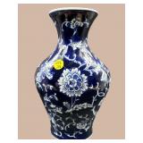 BLUE AND WHITE FLORAL PORCELAIN VASE