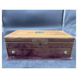 ANTIQUE WOODEN DRESSER BOX