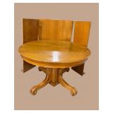 CLEAN QUALITY ROUND OAK TABLE