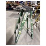 WERNER 4 FT FIBERGLASS A-FRAME LADDER