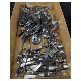 LARGE LOT STAINLESS FLATWARE