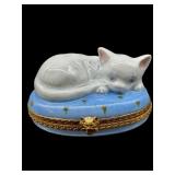 LIMOGES FRANCE PEINT MAIN CAT TRINKET BOX