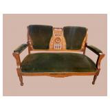 WALNUT VICTORIAN SETTEE