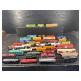 LARGE LOT OF ASSORTED TRAIN CARS