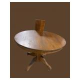 ROUND OAK TABLE