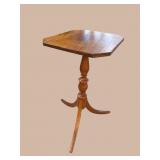19TH CENT. MAHOGANY PEDESTAL STAND