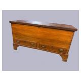 18TH CENT. DOVETAILED BLANKET BOX