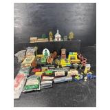 LOT OF TRAIN ACCESSORIES