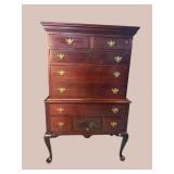 2 PC SOLID MAHOGANY QUEEN ANNE CHEST ON CHEST