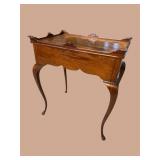 CUSTOM WILLIAM SEGER QUEEN ANNE MAHOGANY TABLE