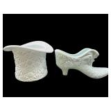 2 PC LOT DAISY AND BUTTON MILK GLASS