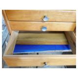 CASE WITH 4 DRAWERS (1 DRAWER NO BOTTOM)