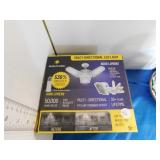 MULTI- DIRECTIONAL LED LIGHT