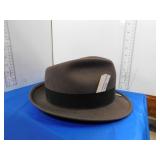 VINTAGE SUPREME QUALITY WOOL FELT FEDORA
