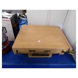PORTABLE EASEL & SUPPLIES