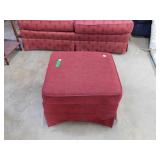 FOOT STOOL    22 X 21 X 16'
