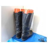 BOOTS  - SIZE UNKNOWN