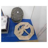 GARDEN STONE AND WALL HANGER