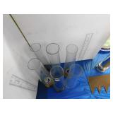 LIGHT AND 6 OIL LAMP CHIMNEYS