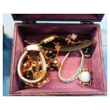 JEWELERY BOX WITH CONTNETS