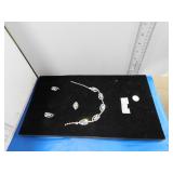 VINTAGE UNMARKED CRYSTAL PARURE NECKLACE