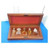 PERFUME SAMPLES IN WOOD CASE