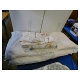 DUVET AND COVER WITH PILLOW SHAMS