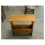 MAGAZINE RACK/END TABLE    24 X 12 X 22'