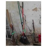 LOT TOOLS - RAKES, SHOVEL, SQUEEGIE