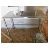 STAINLESS STEEL TABLE   48 X 24 X 35'