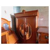WARDROBE DOUBLE DOORS ON TOP WITH CIRCULAR