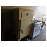 VINTAGE WESTINGHOUSE FRIDGE 37 X 22 X 60