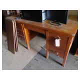 DESK - 4 DRAWERS, 1 DOOR   60 X 34 X 31