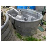 RUBBERMAID WATER TROUGH