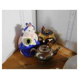 3 TEAPOTS