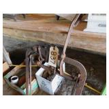 CAST  HAY FORK, CHAIN
