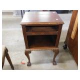 TELEPHONE STAND (MISSING DRAWER)  17 X 14 X 28'