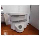 BLACK & DECKER STEAMER