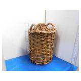 CROCK WITH WICKER CASE