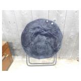 FOLDING CHAIR