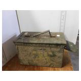 VINTAGE AMUNITION BOX