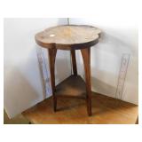 SCALLOPED EDGE PLANT STAND CARVED TOP