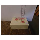 MUSICAL JEWELLERY BOX WITH CONTENTS